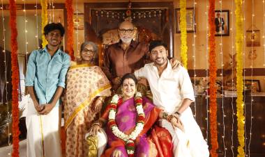 "RJ பாலாஜி புத்திசாலித்தனமிக்க ஒரு தெளிவான திரைப்பட இயக்குநர், அவரது குழுவினரிடமிருந்து சிறந்த உழைப்பை பெற்று விடுவார் " - நடிகை ஊர்வசி