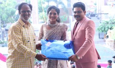 சுந்தர்.சி மற்றும் குஷ்பு சுந்தர் ஆகியோரிடம் மேனஜராக பல வருடம் பணிபுரிந்தவர் A.அன்புராஜா.