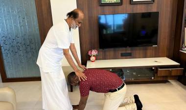 சந்திரமுகி 2 படத்திற்காக  சூப்பர் ஸ்டார் ரஜினியிடம் ஆசி பெற்றார் ராகவா லாரன்ஸ்