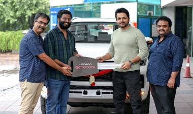 மாபெரும் வெற்றி பெற்ற #சர்தார் இயக்குநர் P S மித்ரனுக்கு ஃபார்ச்சூனர் கார் பரிசு !!