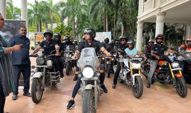 மில்லியன் ஸ்டுடியோ MS மன்சூர் வழங்கும் A குகன் சென்னியப்பன் இயக்கத்தில் சத்யராஜ் நடிக்கும் ’வெப்பன்’ படம் சார்பாக #WearHelmetRally நிகழ்ச்சி நடத்தப்பட்டது!