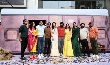 மாஸ் மஹாராஜா ரவி தேஜா, வம்சி, அபிஷேக் அகர்வால் ஆர்ட்ஸின் பான் இந்திய திரைப்படமான  டைகர் நாகேஸ்வர ராவ் படத்தின் அனல் பறக்கும் டிரெய்லர் வெளியானது !!