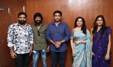 நானும் ஒரு வில்லன் கதாபாத்திரத்தில் நடித்து வெளியாகும் 36 வது படம் “ ரெய்டு “  . 