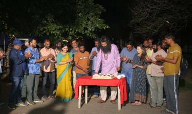 நடிகர் வெற்றி பிறந்தநாளை,  கேக் வெட்டி கொண்டாடிய ஆலன் படக்குழு !!