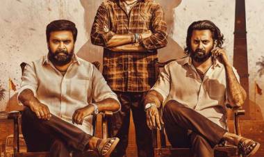 நடிகர் சூரி கதையின் நாயகனாக நடிக்கும் 'கருடன்' திரைப்படத்தின் ஃபர்ஸ்ட் லுக் மற்றும் கிளிம்ப்ஸ்  வெளியிடப்பட்டிருக்கிறது.