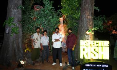 இன்ஸ்பெக்டர் ரிஷி’ திகில் டிராமாவின் வெற்றியை ரசிகர்களுடன் படக்குழுவினர் கொண்டாடுகிறார்கள்; மெரினா கடற்கரையில் ரசிகர்களை சந்திக்கிறார்கள்; இதன் தனித்துவமான சிலந்தி வலை விளம்பர போர்டுகள் சென்னை நகரத்தை அலங்கரிக்கின்றன