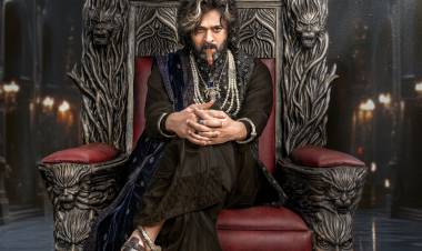 ஹாரர் இஸ் த நியூ ஹ்யூமர் : இந்தியாவின் மிகப்பெரிய சூப்பர் ஸ்டார் பிரபாஸின் முதல் ஹாரர்-காமெடி “தி ராஜா சாப்” படத்தின், முதல்  மோஷன் போஸ்டர் வெளியாகியுள்ளது!!