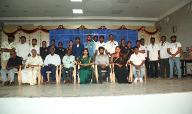 ”உதவும் மனிதம்” சிறப்புவிழா: 300 பயனாளிகளுக்கு நலத்திட்ட உதவிகள்!