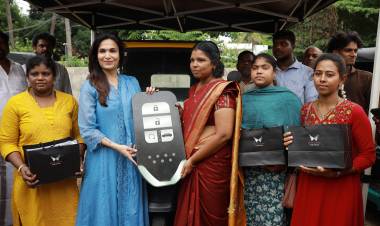  நாகர்கோவிலில் சமூக நலத்திட்ட உதவிகளை வழங்கினார் சௌந்தர்யா ரஜினிகாந்த்