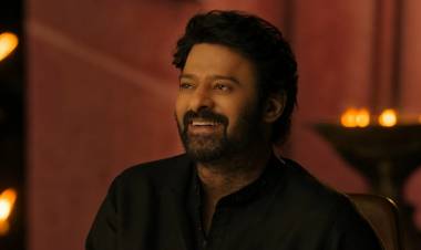 உலகின் எந்த நாட்டுக்குச் சென்றாலும்  ‘பாகுபலி’ என்று அழைத்துவிடுகிறார்கள்”-பிரபாஸ்
