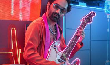  அர்கா மீடியா ஒர்க்ஸ் மற்றும் ஷோயிங் பிசினஸ் நிறுவனங்களின் “ டோன்ட் ட்ரபிள் தி ட்ரபிள்  ”  ( Don’t Trouble the Trouble )  மின்னல் வேக ஃபர்ஸ்ட் சிங்கிள் “கேக்கு வாக்கு” ( Cakeu Walku )  இசை வீடியோ வெளியாகியுள்ளது.