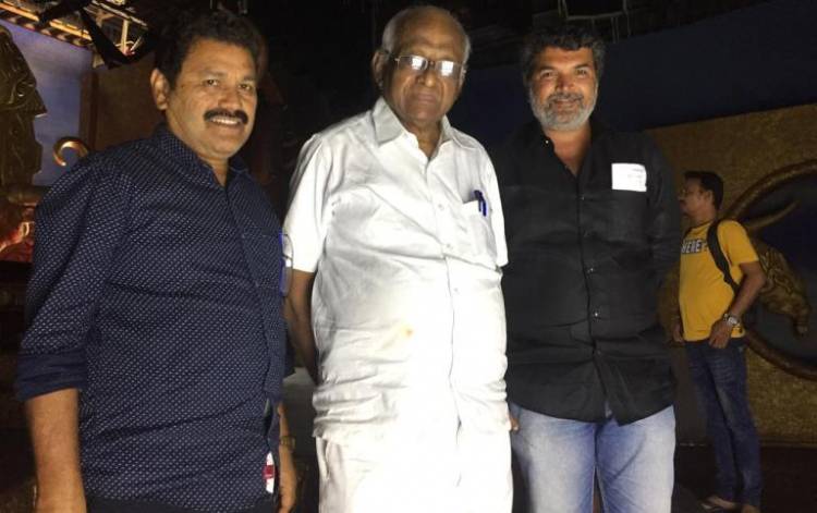 Veteran filmmaker SP Muthuraman pays surprise visit to ‘Dharma Prabhu’ shooting spot 