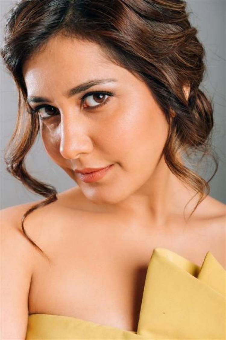 "The Performer of the Year" for Actress Raashi Khanna