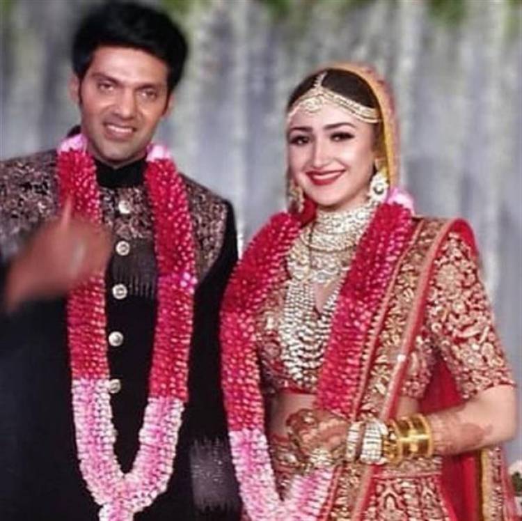 Actor Arya and Sayyesha Wedding Stills