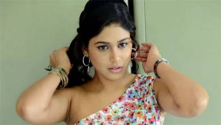 Actress Manisha Yadhav Stills
