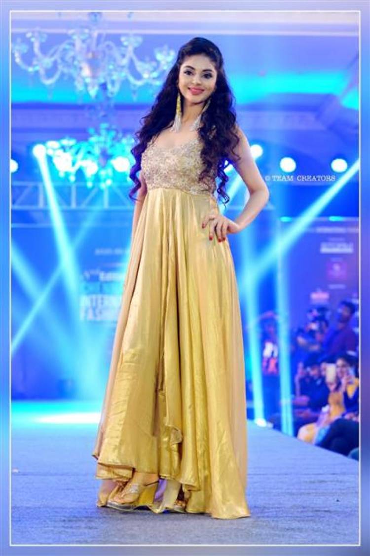 Actress Sanam Shetty @ Chennai International Fashion Week Stills