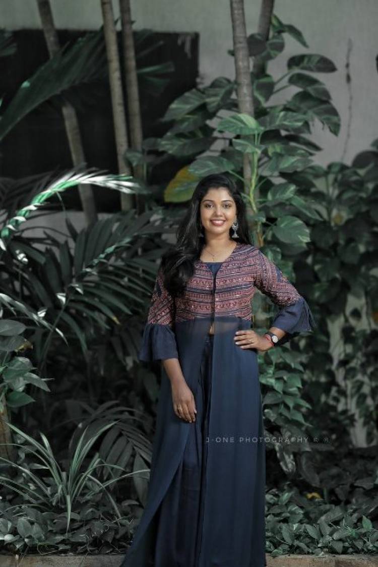 Actress Riythvika Latest Stills