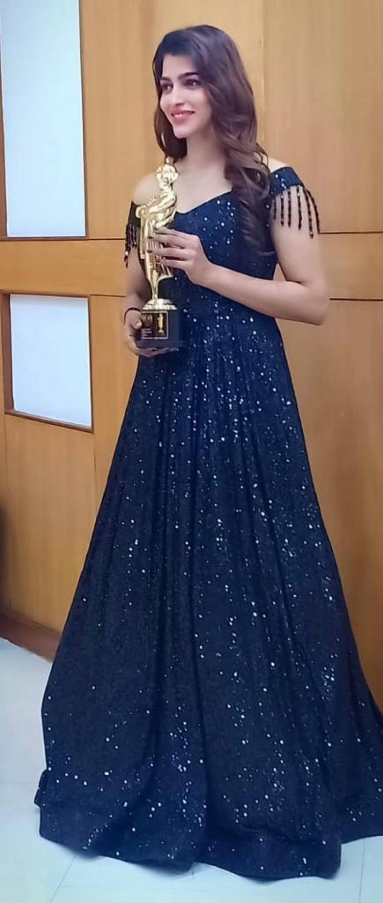 Phenomenal kollywood Queen,SaiDhanshika for bagging the VikatanAwards2020 as Best Female Actress in a Negative Role