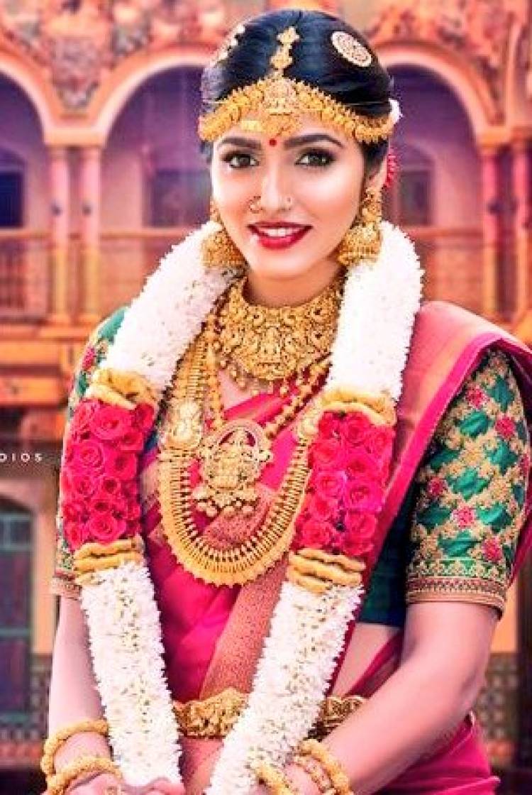 Beautiful Tamil Ponnu Saidhansika in Tamil Wedding look for Wedding Vows Calendar launch