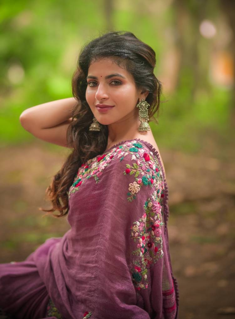 Actress IswaryaMenon looks bewitchingly beautiful in these pictures from her latest photoshoot!