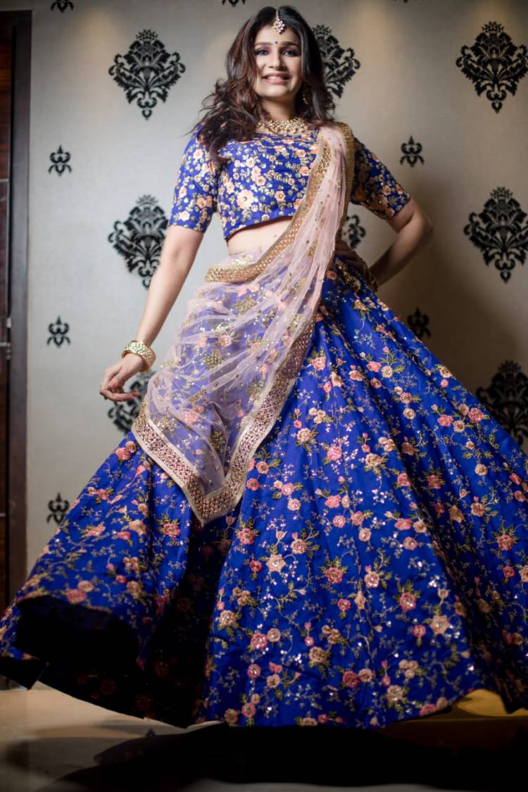 Take A Look At The Gorgeous Actress @Anjenakirti Being Simple & Elegant In The Classic Blue Lehenga. 