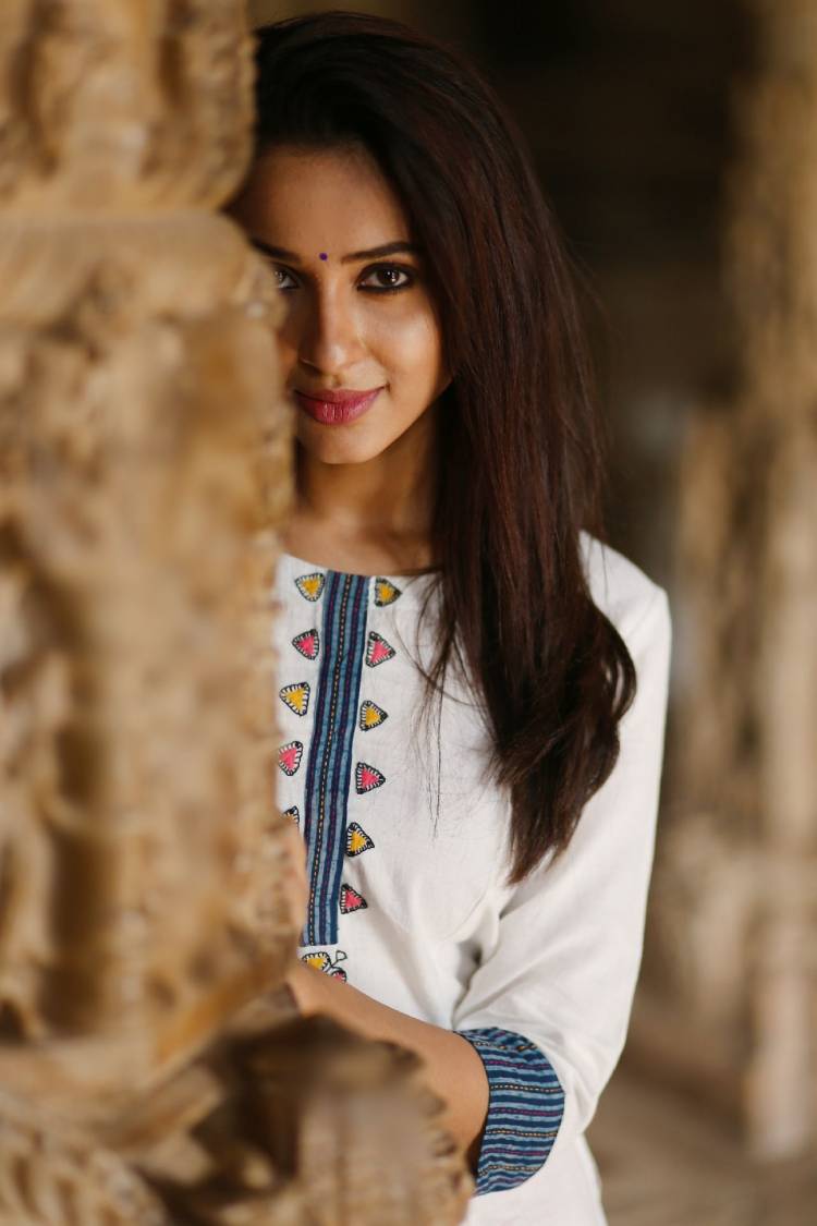 Actress @iRiyaSuman Latest stunning Pics