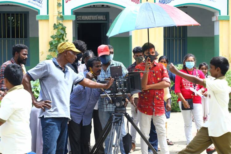  குழந்தைகளுடன் கும்மாளமிடும் நான் கடவுள் ராஜேந்திரன் " தகவி". படத்தில் கல கலப்பு