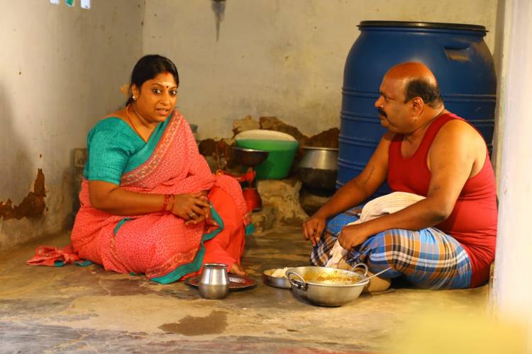  குழந்தைகளுடன் கும்மாளமிடும் நான் கடவுள் ராஜேந்திரன் " தகவி". படத்தில் கல கலப்பு