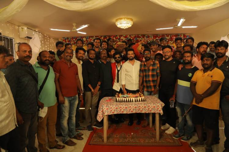 @iamsanthanam's #ParrisJeyaraj shooting has been wrapped up successfully. First single coming soon !