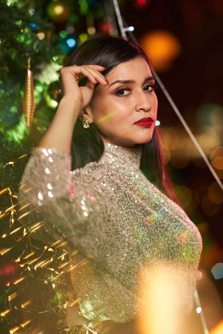 #Actress #MannaraChopra celebrates #Christmas2020