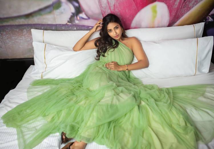 @Nivetha_Tweets looks bewitching in the latest photoshoot