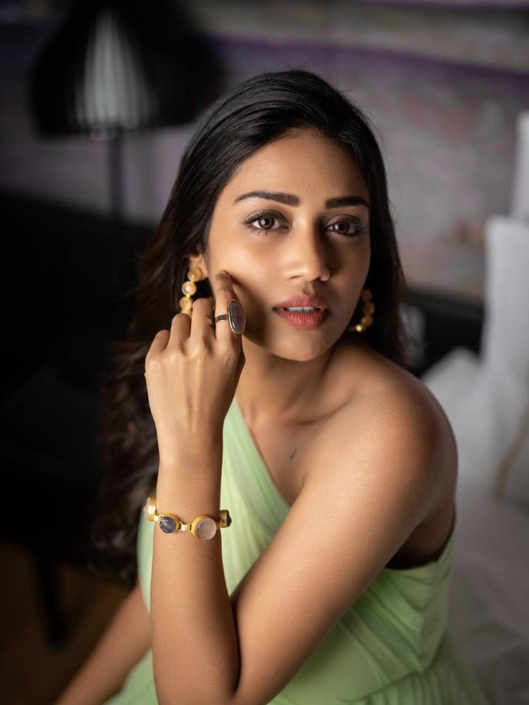 @Nivetha_Tweets looks bewitching in the latest photoshoot