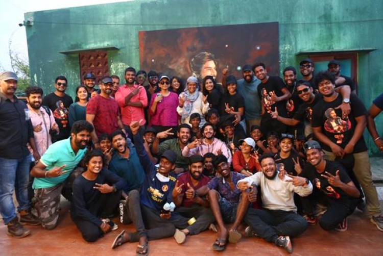 And it’s a wrap! @jiostudios announces the completion of its firstTamil film #HeySinamika