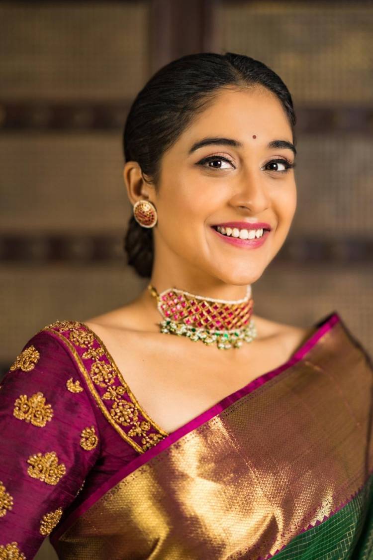 The beautiful glow and smile are always the reflections of inner serenity. Here’s an embellishment of this paradigm as @ReginaCassandra