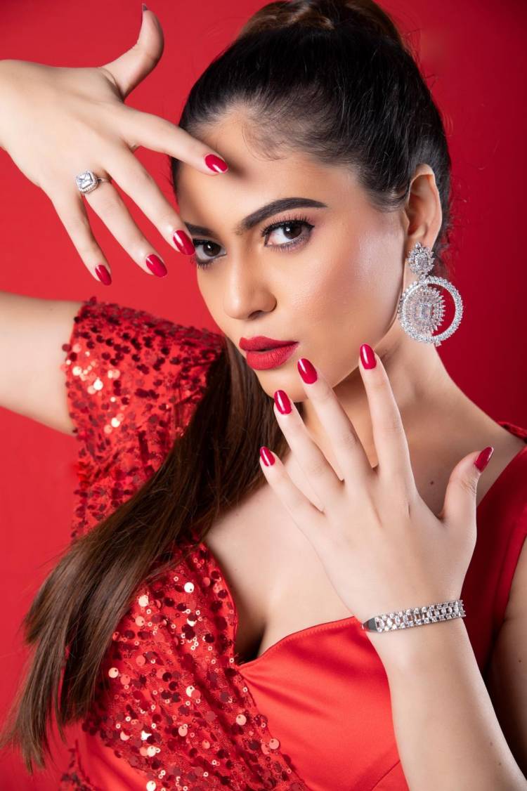 Actress #SherinShringar Ravishing In Red Outfit! Latest pics.