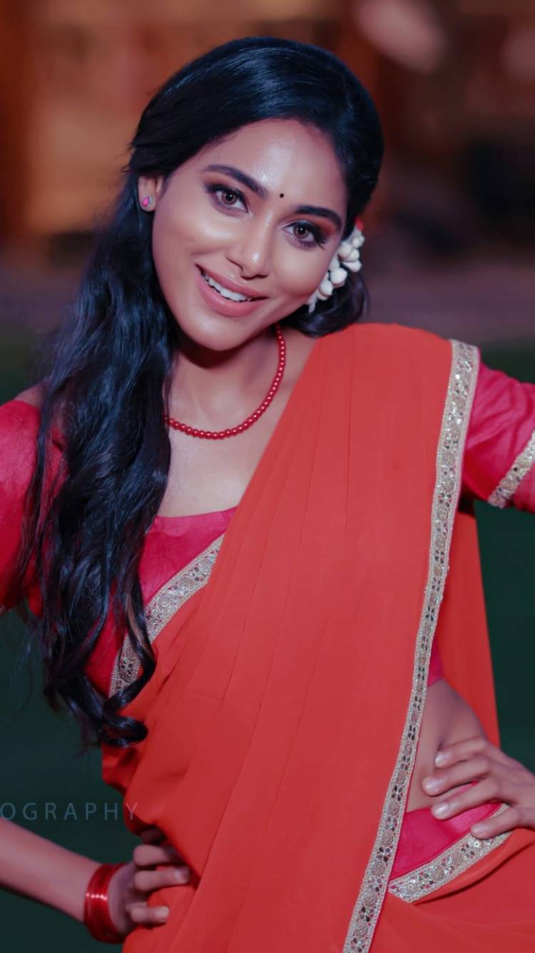 Beauty in Red.. Actress #AradhyaAnn Latest Clicks.. 