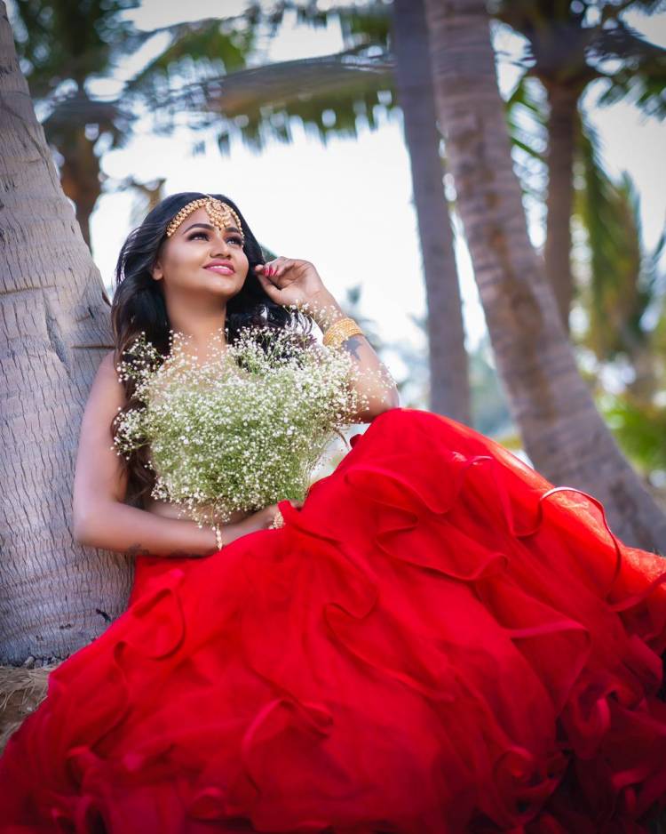 Actress ShaluShamu valentine's day special latest  photoshoot 