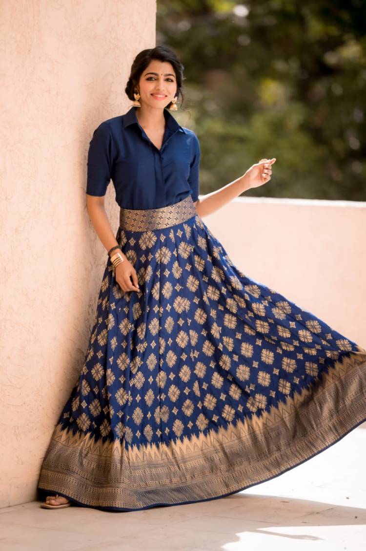 Stylish And Graceful Look Of Our Gorgeous Actress #SaiDhanshika, Looks Perfectly Incredible In The Royal Blue Attire!! 