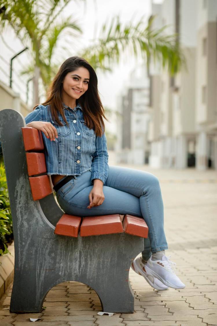 Actress #Shivani looks alluring in the recent photoshoot