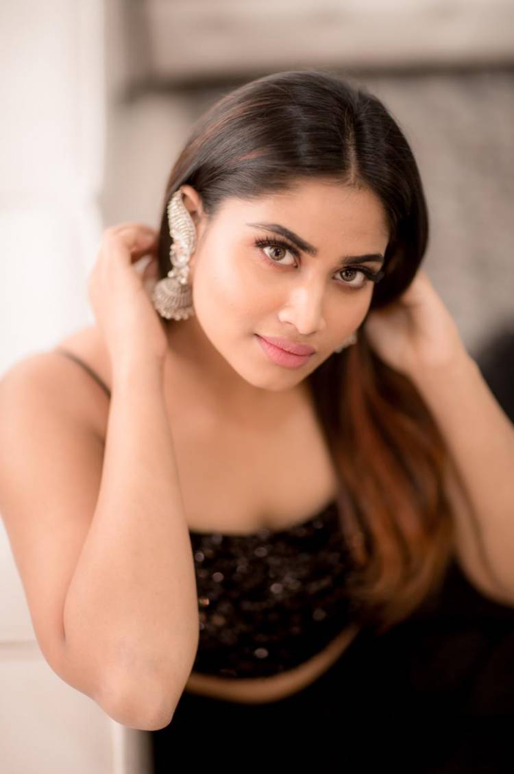 Actress #Shivani looks alluring in the recent photoshoot