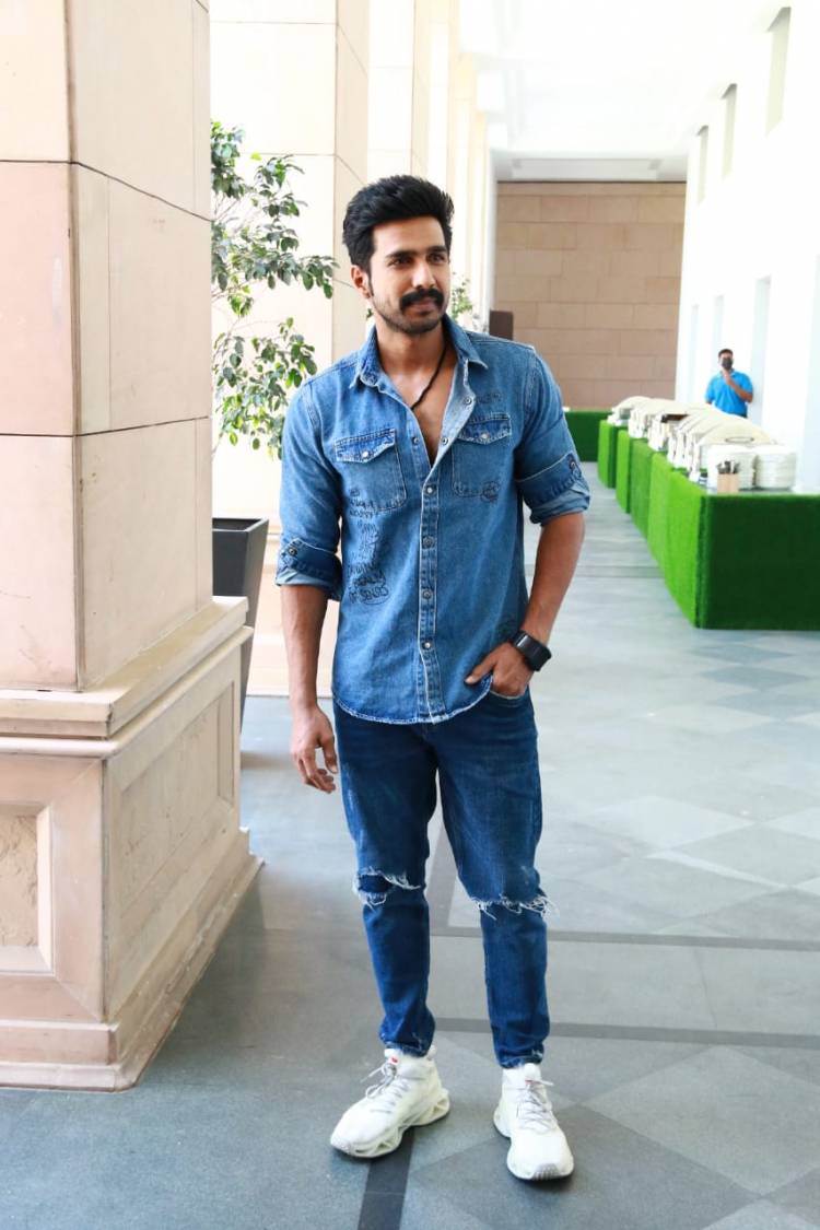 #VVPressMeet  Here's @TheVishnuVishal who is meeting the press this afternoon.