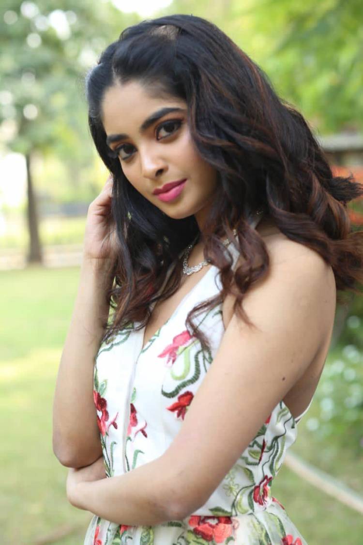 Debut  #kadampari Movie actress singer gorgeous #akilanarayanan @AkilaNarayanan_ recent photoshoot pictures 