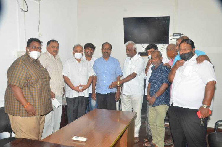 " கடமையைச் செய் " படக்குழு சார்பில் தமிழ் திரைப்படத் தயாரிப்பாளர்கள்  சங்கத்திற்கு கொரோனோ நிதி