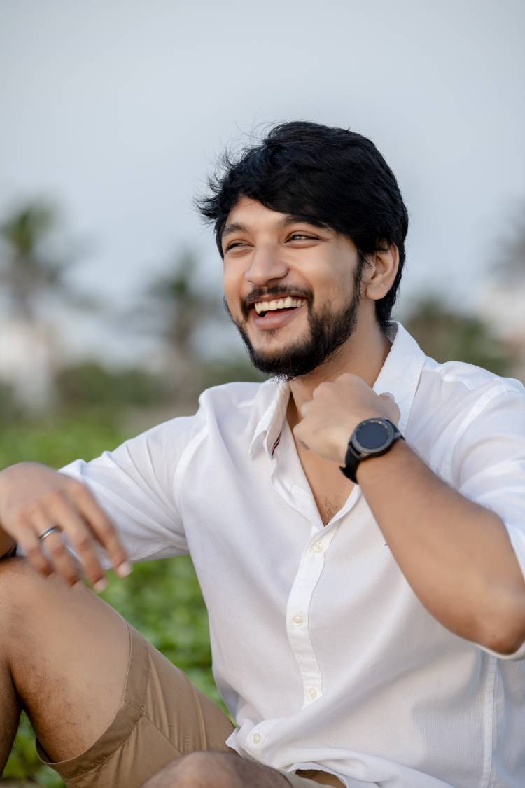 @Gautham_Karthik is all set for the weekend mood.