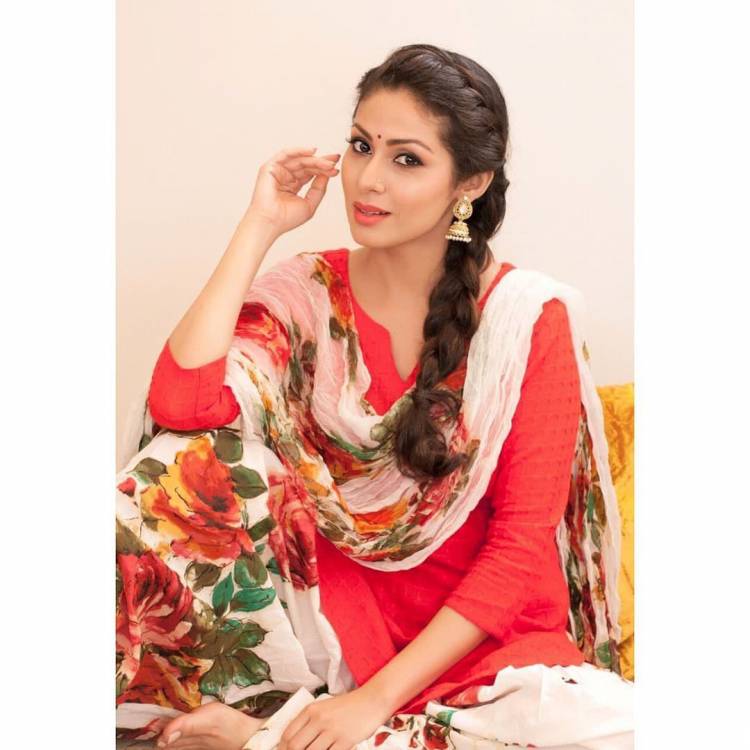 Actress #sadha looks fresh as a daisy in the floral attire she wore for her latest photoshoot stills