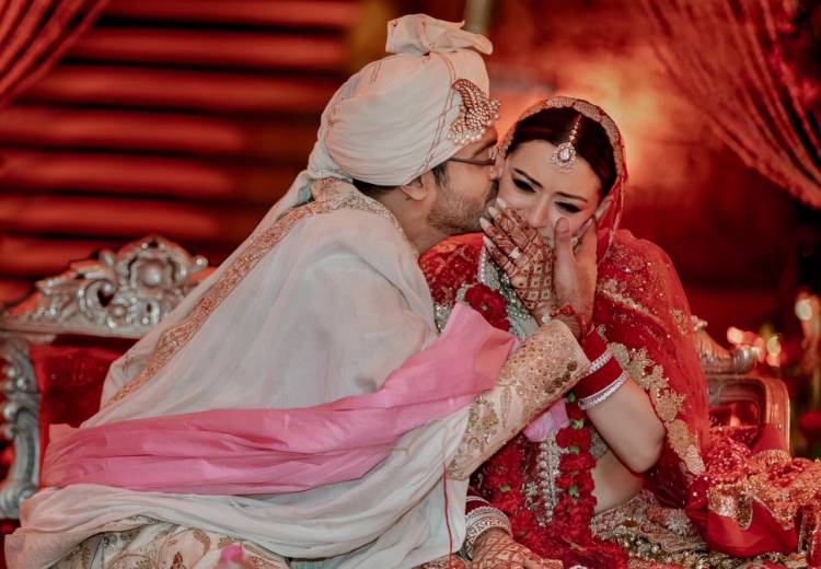 Actress Hansika Motwani married Mumbai-based tycoon Sohael Khaturiya on December 4, 2022,at 450-yr old Mundota Fort Palace in Jaipur. 