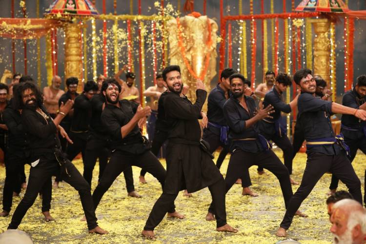 First Look of Tamil's First Cinematic Ayyappan Song "Aaruyir Ayyappa" Released!