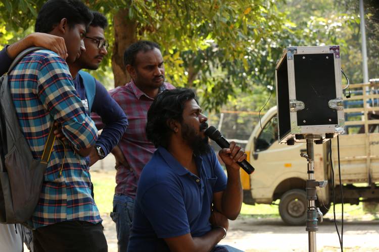 *“ஒவ்வொரு ஆணும் பெண்ணும் திருநங்கையும் உள்ளே மறைத்து வைத்திருக்கும் திறமையையும் ஆசையையும் தங்களுடன் இணைத்து பார்க்கும்படியான திரைப்படம் தான் ‘மெல்லிசை’” – இயக்குநர் திரவ்!*