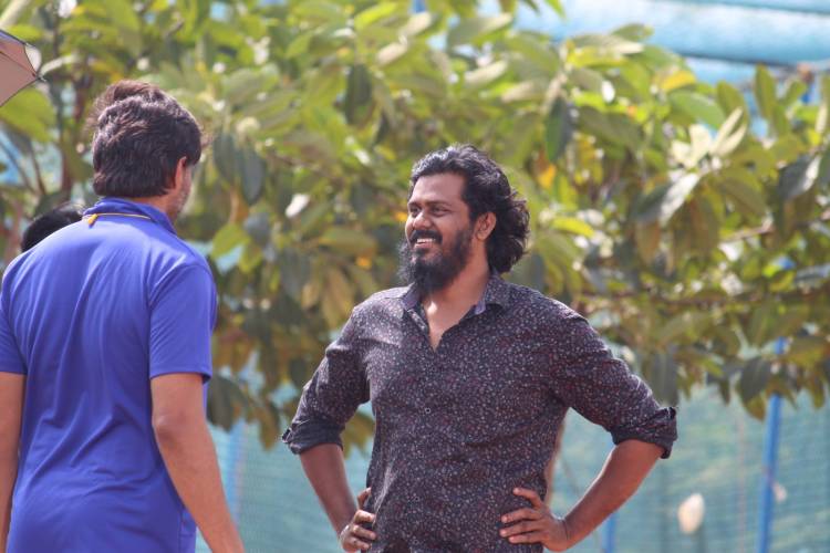 *“ஒவ்வொரு ஆணும் பெண்ணும் திருநங்கையும் உள்ளே மறைத்து வைத்திருக்கும் திறமையையும் ஆசையையும் தங்களுடன் இணைத்து பார்க்கும்படியான திரைப்படம் தான் ‘மெல்லிசை’” – இயக்குநர் திரவ்!*