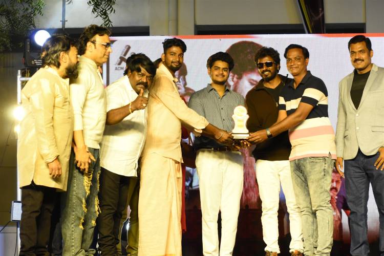 இன்வெஸ்டிகேஷன் கலந்த சஸ்பென்ஸ்  திரில்லர் " ரூம் பாய் " ஏப்ரல் 17ஆம் தேதி திரையரங்குகளில் வெளியாகிறது